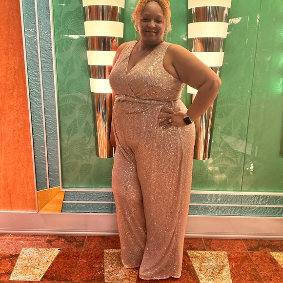 Beautiful champagne sequined jumpsuit. - Picture 1 of 4